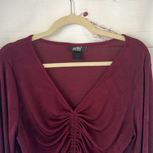 Maroon peasant with drawstring in front and long sleeves - Picture 7 of 7